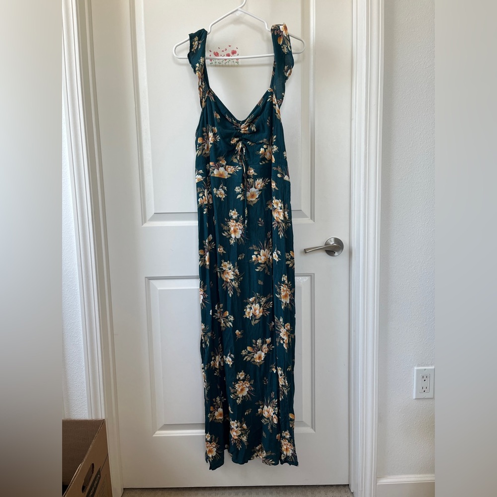 Xhilaration green floral maxi dress with flutter sleeves. Size XL